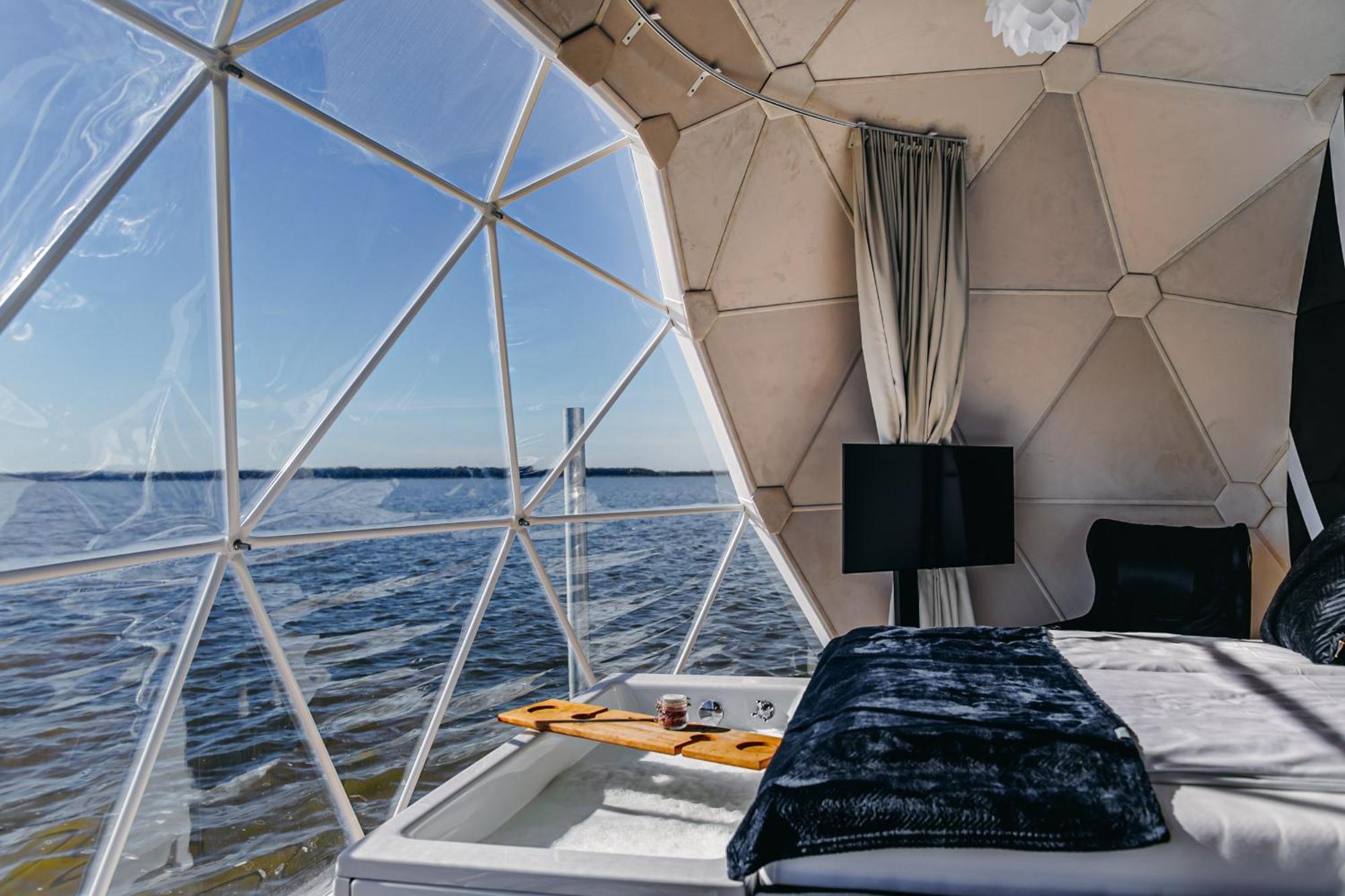 Grand Ht Houseboats - Domki Na Wodzie - Sauna, Jacuzzi, Kominek Mielno  Oda fotoğraf