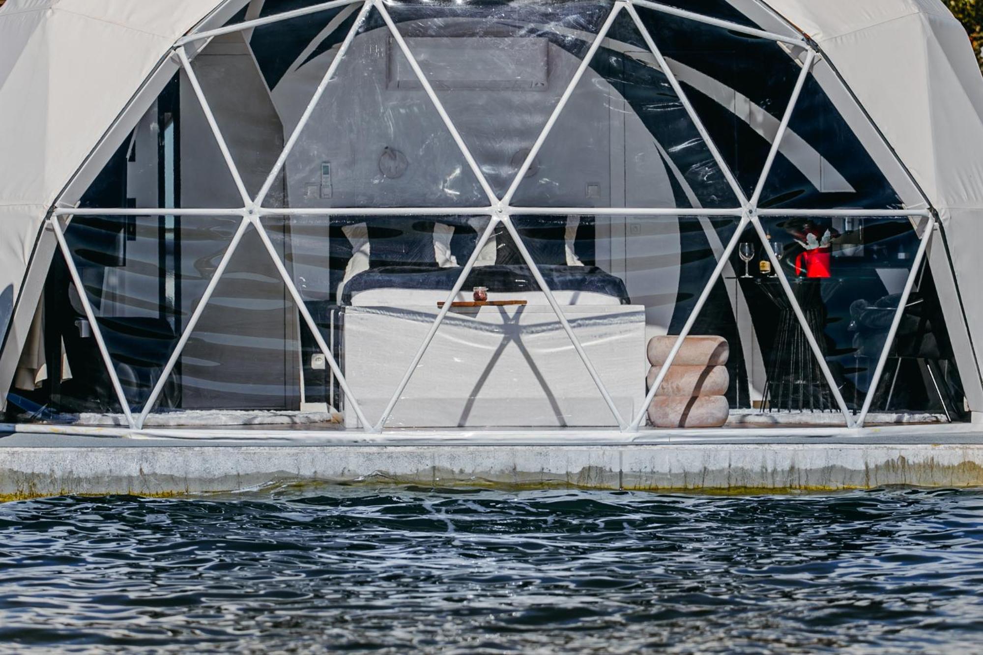 Grand Ht Houseboats - Domki Na Wodzie - Sauna, Jacuzzi, Kominek Mielno  Oda fotoğraf